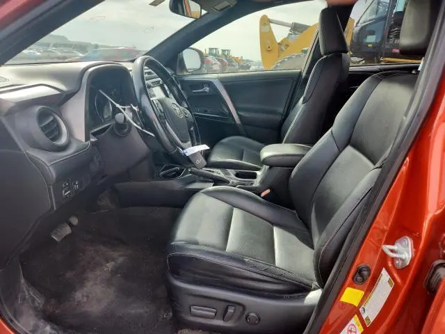 2016 TOYOTA RAV4 SE  