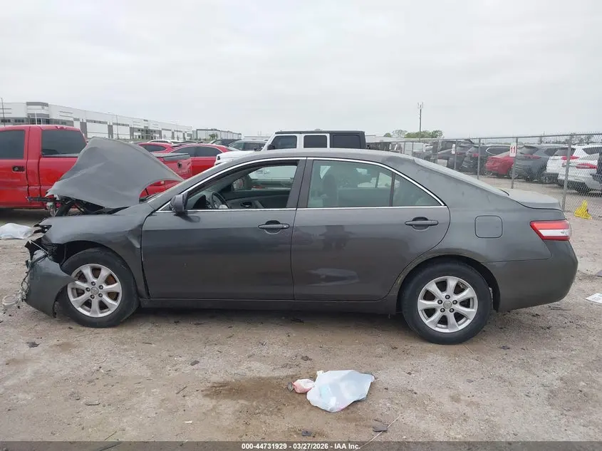 2011 TOYOTA CAMRY LE