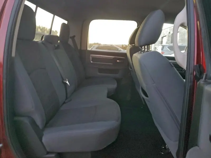 2018 RAM 1500 SLT  