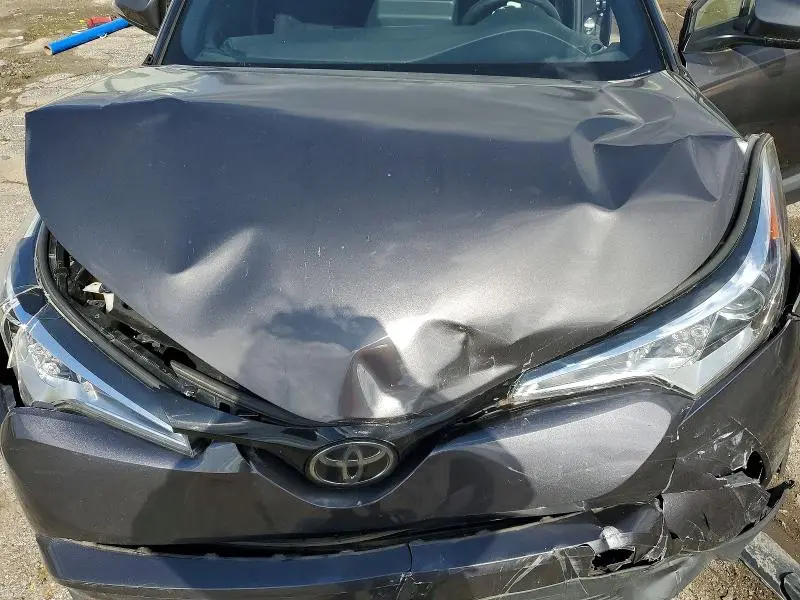 2019 TOYOTA C-HR LE  