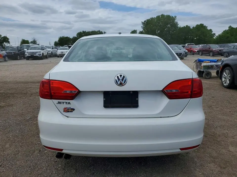 2013 VOLKSWAGEN JETTA BASE  