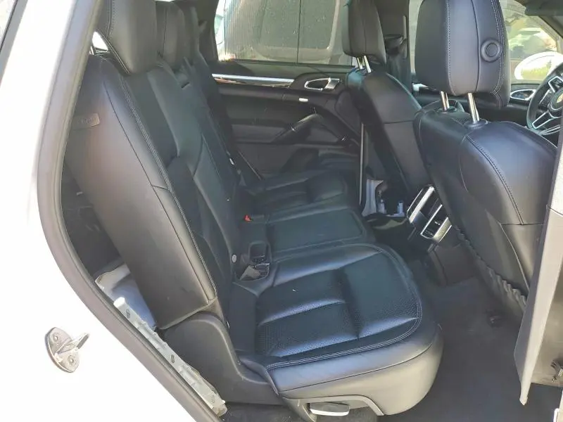 2018 PORSCHE CAYENNE   