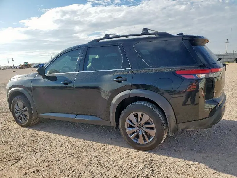 2023 NISSAN PATHFINDER SV  