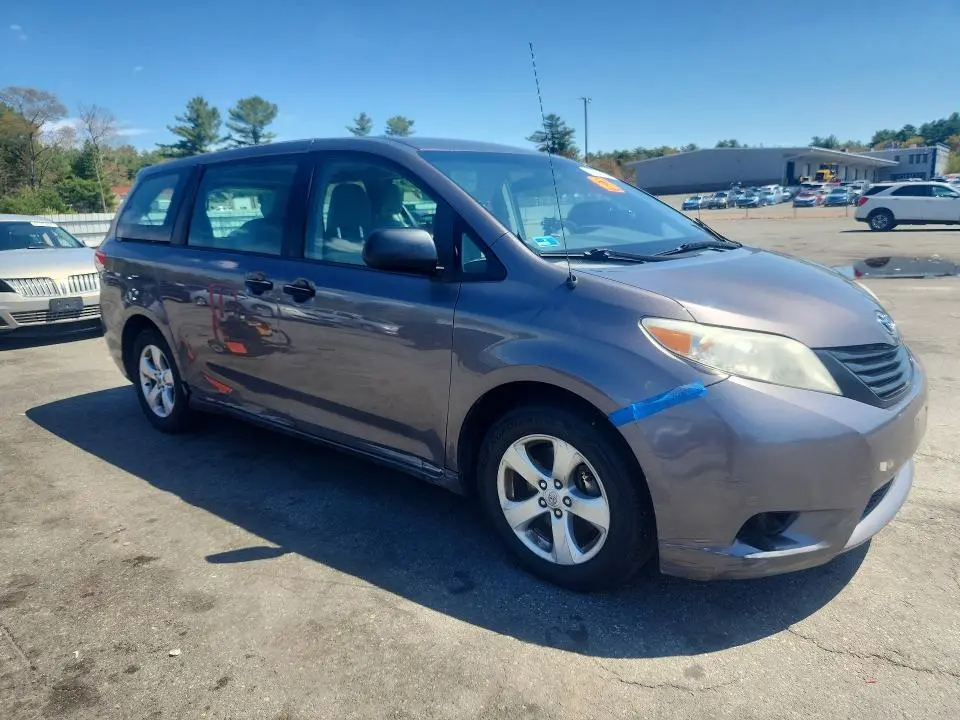 2014 TOYOTA SIENNA L 7-PASSENGER  