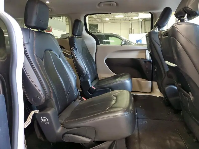 2017 CHRYSLER PACIFICA TOURING L PLUS  