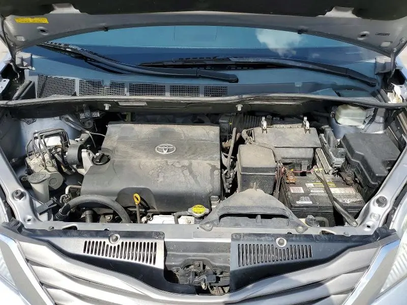 2011 TOYOTA SIENNA XLE 8-PASSENGER  