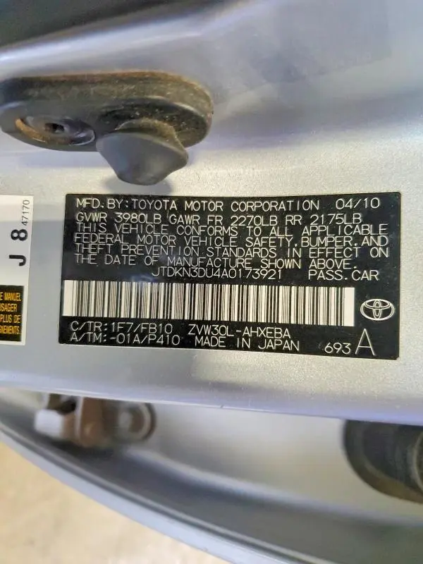 2010 TOYOTA PRIUS III  