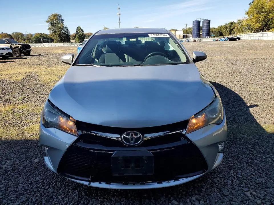 2017 TOYOTA CAMRY SE  