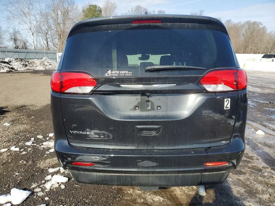 2023 CHRYSLER VOYAGER LX  