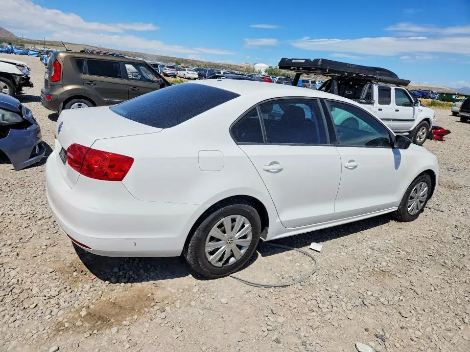 2013 VOLKSWAGEN JETTA BASE  