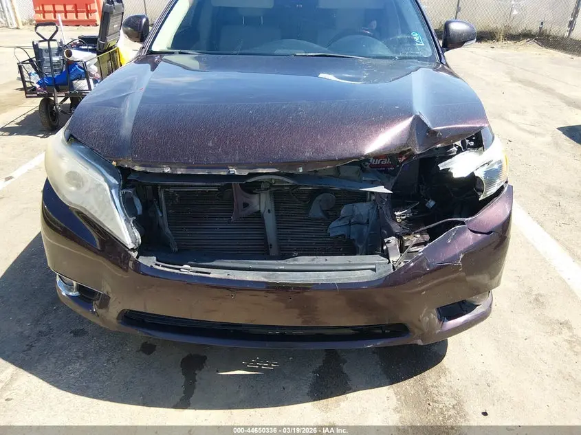2011 TOYOTA AVALON LIMITED