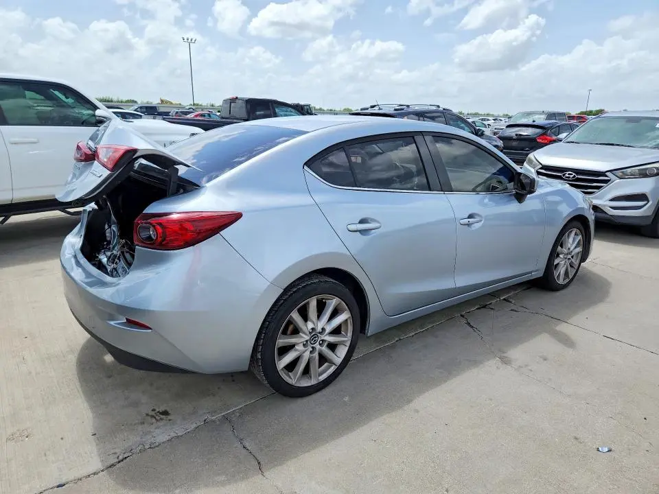 2017 MAZDA 3 TOURING  