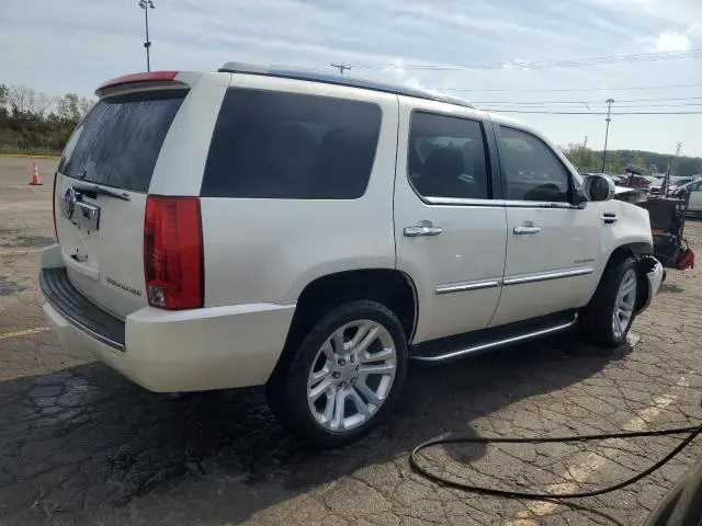 2013 CADILLAC ESCALADE LUXURY  
