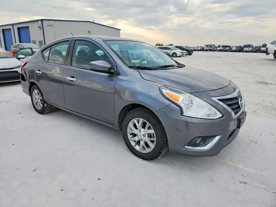 2019 NISSAN VERSA SV  