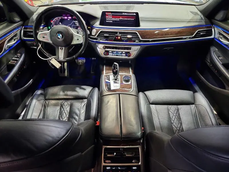 2021 BMW 750 XI  