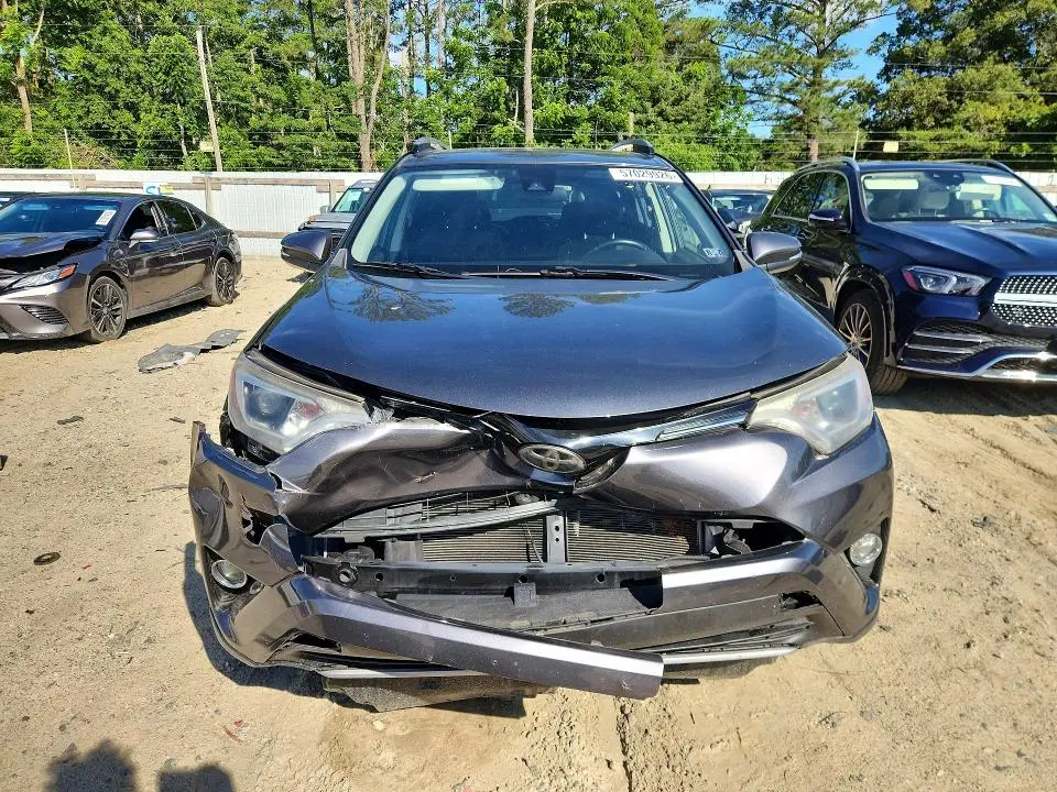 2017 TOYOTA RAV4 XLE  