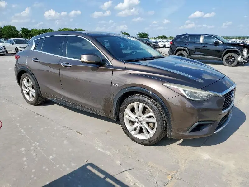 2017 INFINITI QX30 BASE  