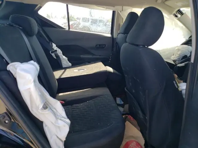 2022 NISSAN KICKS S  