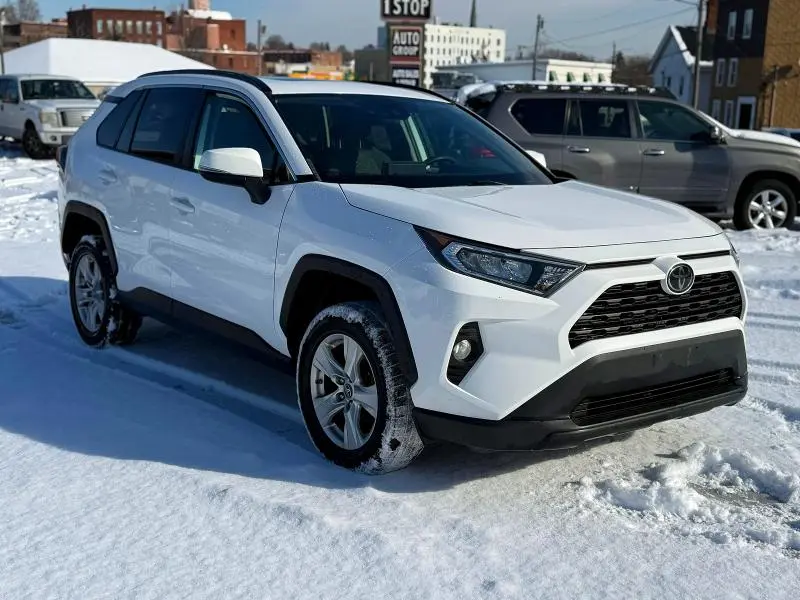 2019 TOYOTA RAV4 XLE  