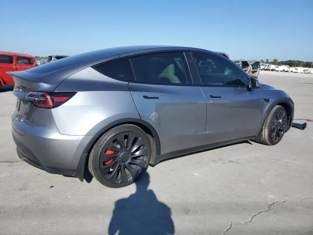 2025 TESLA MODEL Y