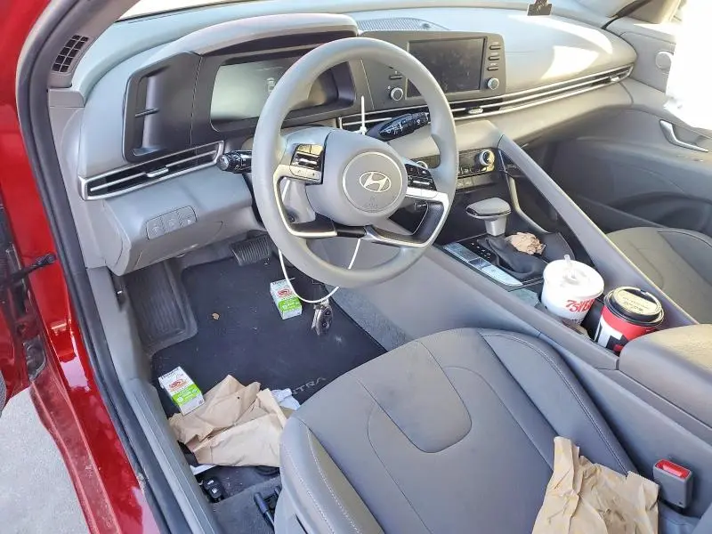 2025 HYUNDAI ELANTRA   