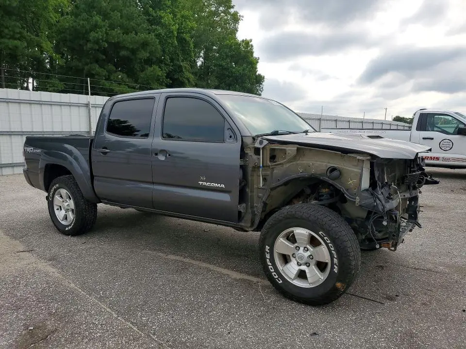 2015 TOYOTA TACOMA V6  