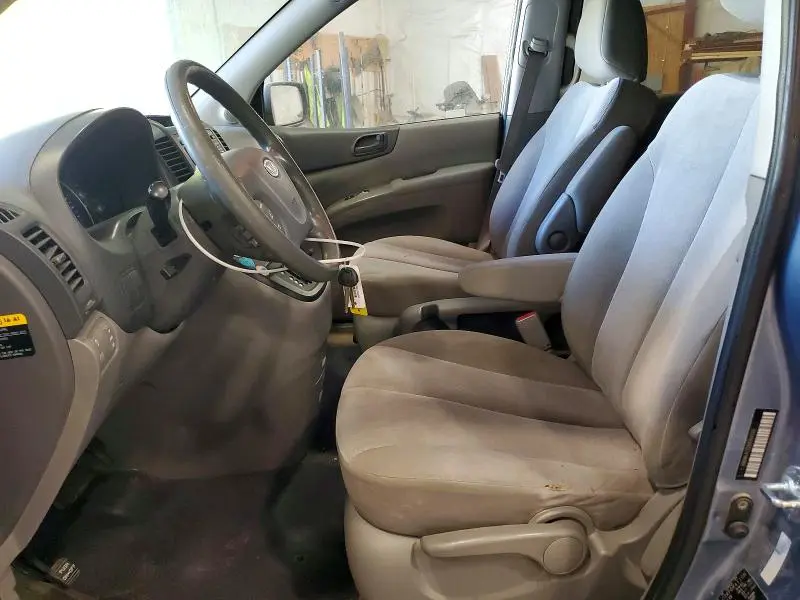 2011 KIA SEDONA LX  