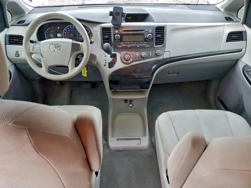2012 TOYOTA SIENNA   