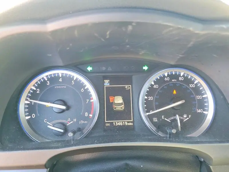 2017 TOYOTA HIGHLANDER SE  