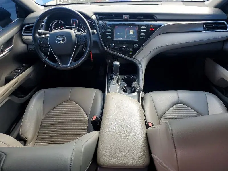 2018 TOYOTA CAMRY SE  