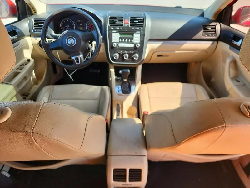 2010 VOLKSWAGEN JETTA   