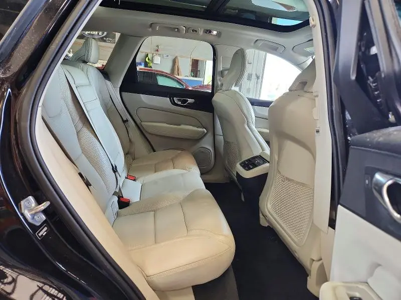 2021 VOLVO XC60 T5 INSCRIPTION  