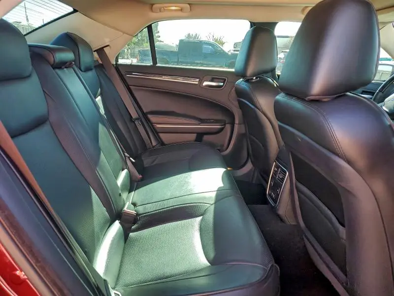 2019 CHRYSLER 300 LIMITED  