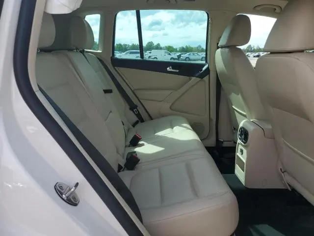 2013 VOLKSWAGEN TIGUAN S  