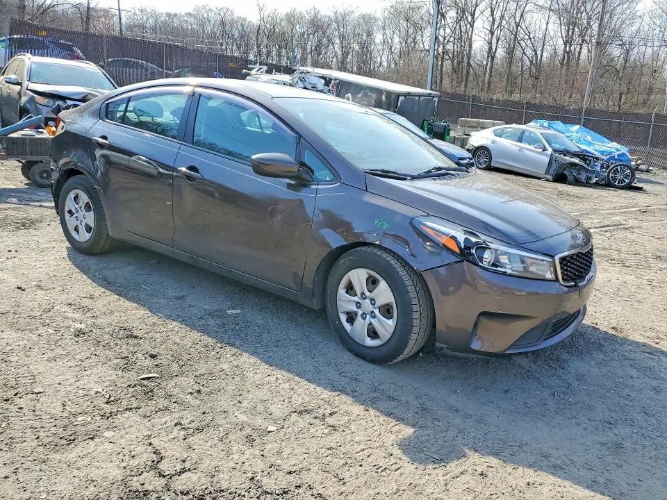 2017 KIA FORTE LX  