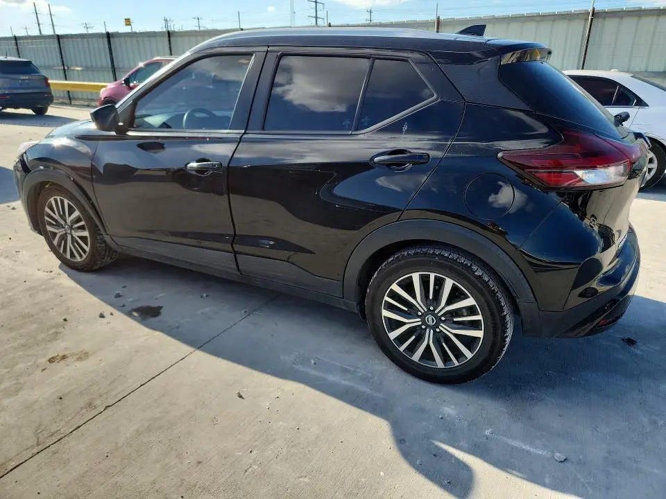 2021 NISSAN KICKS SV  