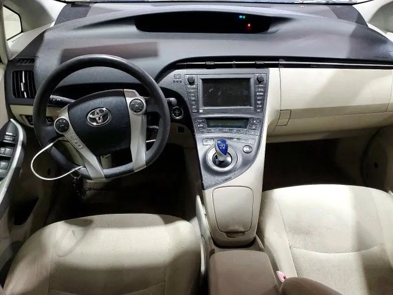 2010 TOYOTA PRIUS III  