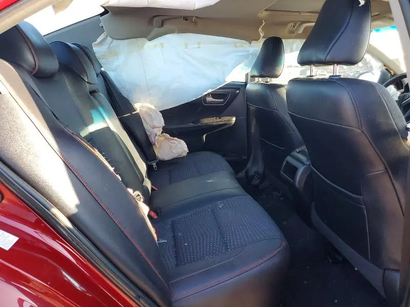 2015 TOYOTA CAMRY SE  