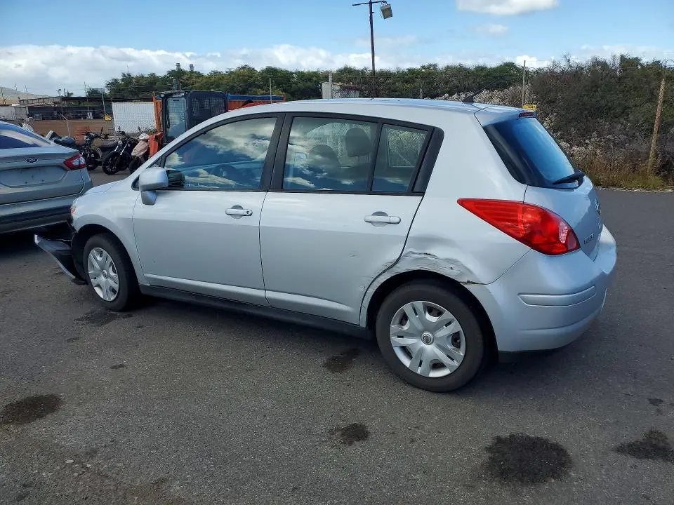 2010 NISSAN VERSA S  