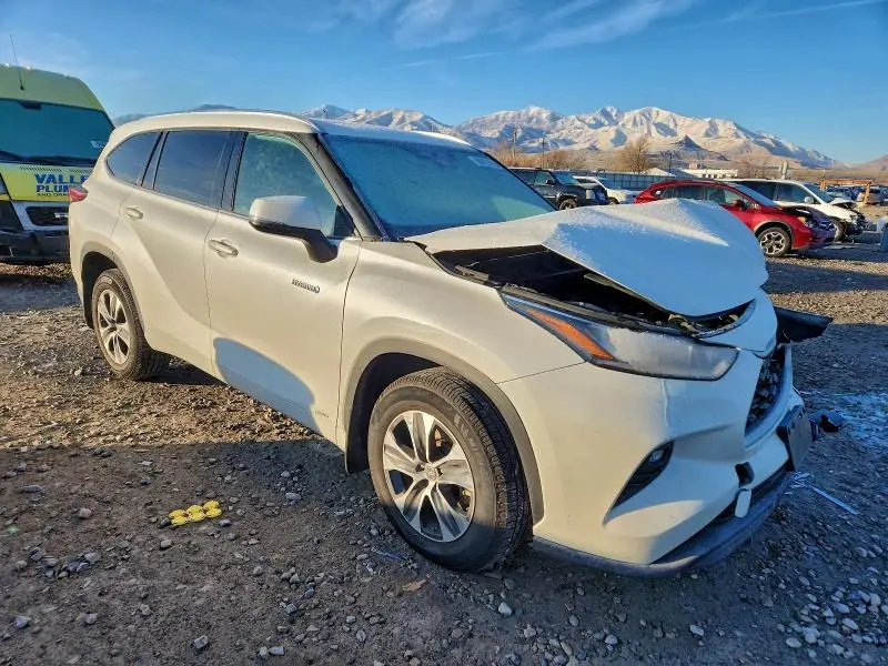 2020 TOYOTA HIGHLANDER HYBRID XLE  