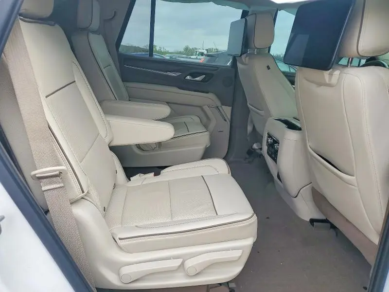 2021 GMC YUKON   
