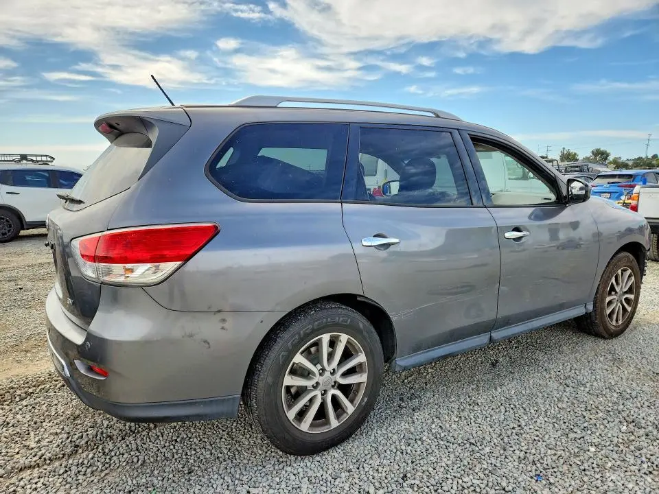2016 NISSAN PATHFINDER SV  