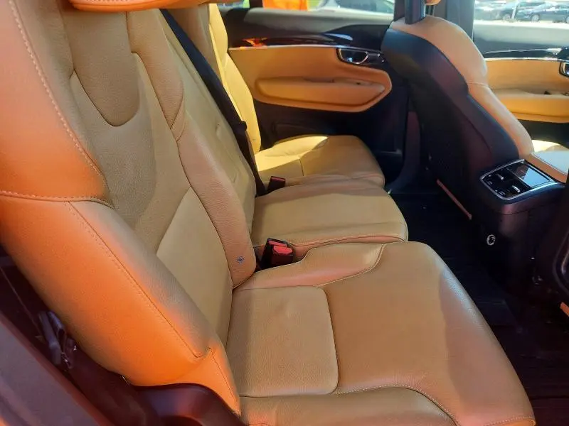2018 VOLVO XC90 T6  