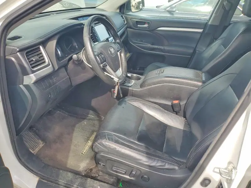 2015 TOYOTA HIGHLANDER XLE  