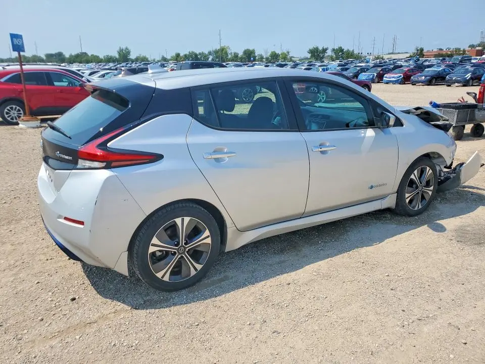 2018 NISSAN LEAF SV  