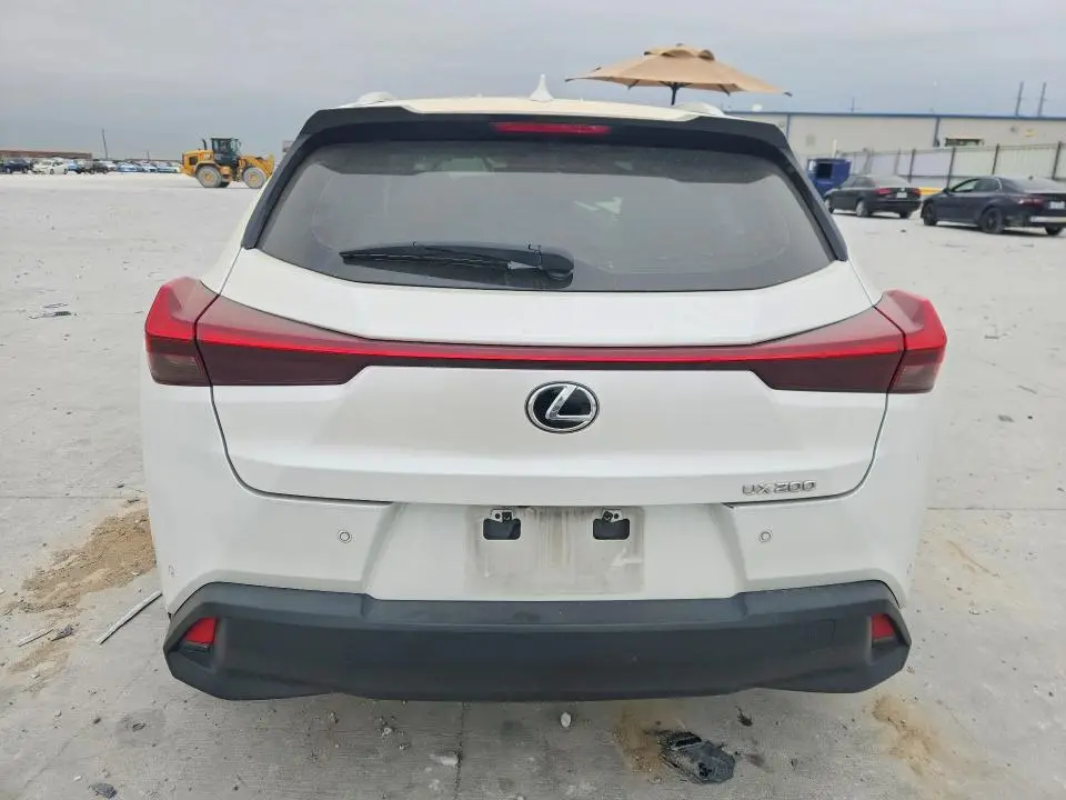 2022 LEXUS UX 200 BASE  