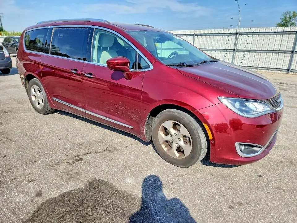 2017 CHRYSLER PACIFICA TOURING L PLUS  