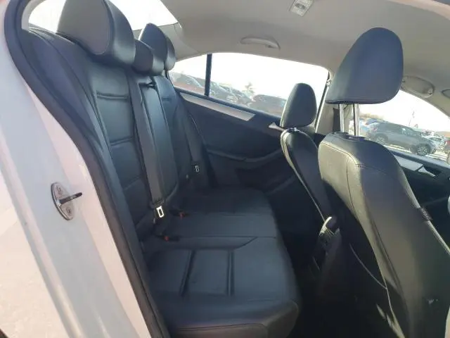 2013 VOLKSWAGEN JETTA SE  