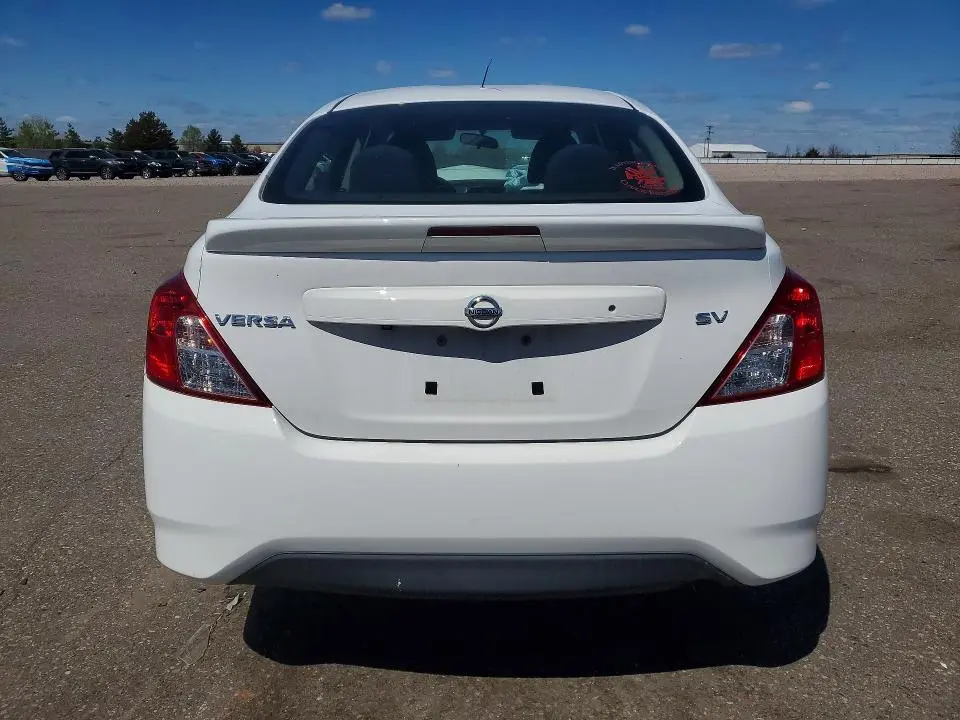 2019 NISSAN VERSA SV  