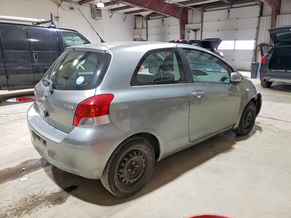 2010 TOYOTA YARIS BASE  